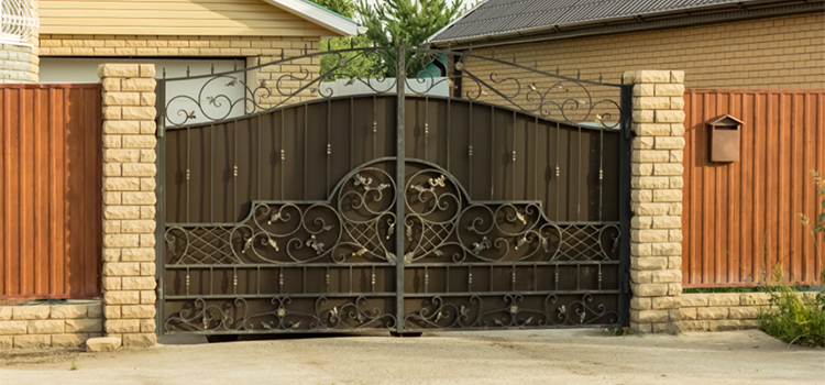 Residential Swing Gate Installation Kit in La Habra, CA